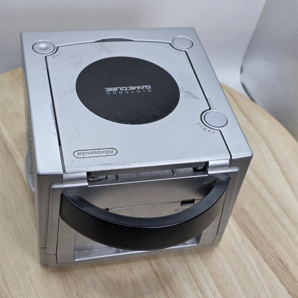 Nintendo GameCube Platinum Console DOL-101 Complete W/ 2 controllers/Mem Card - Picture 2 of 13